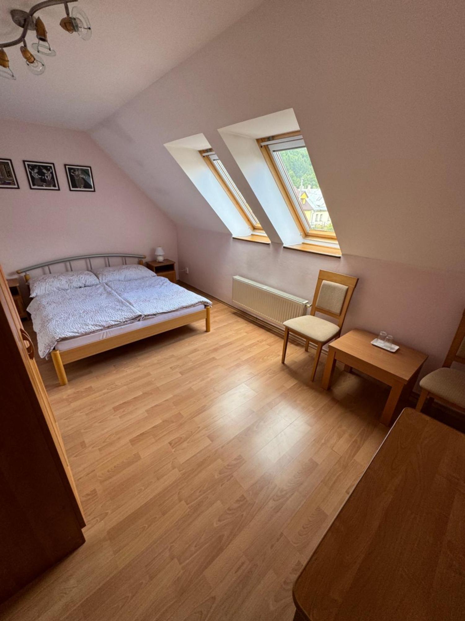 Appartement Lutra Montana à Relov Extérieur photo