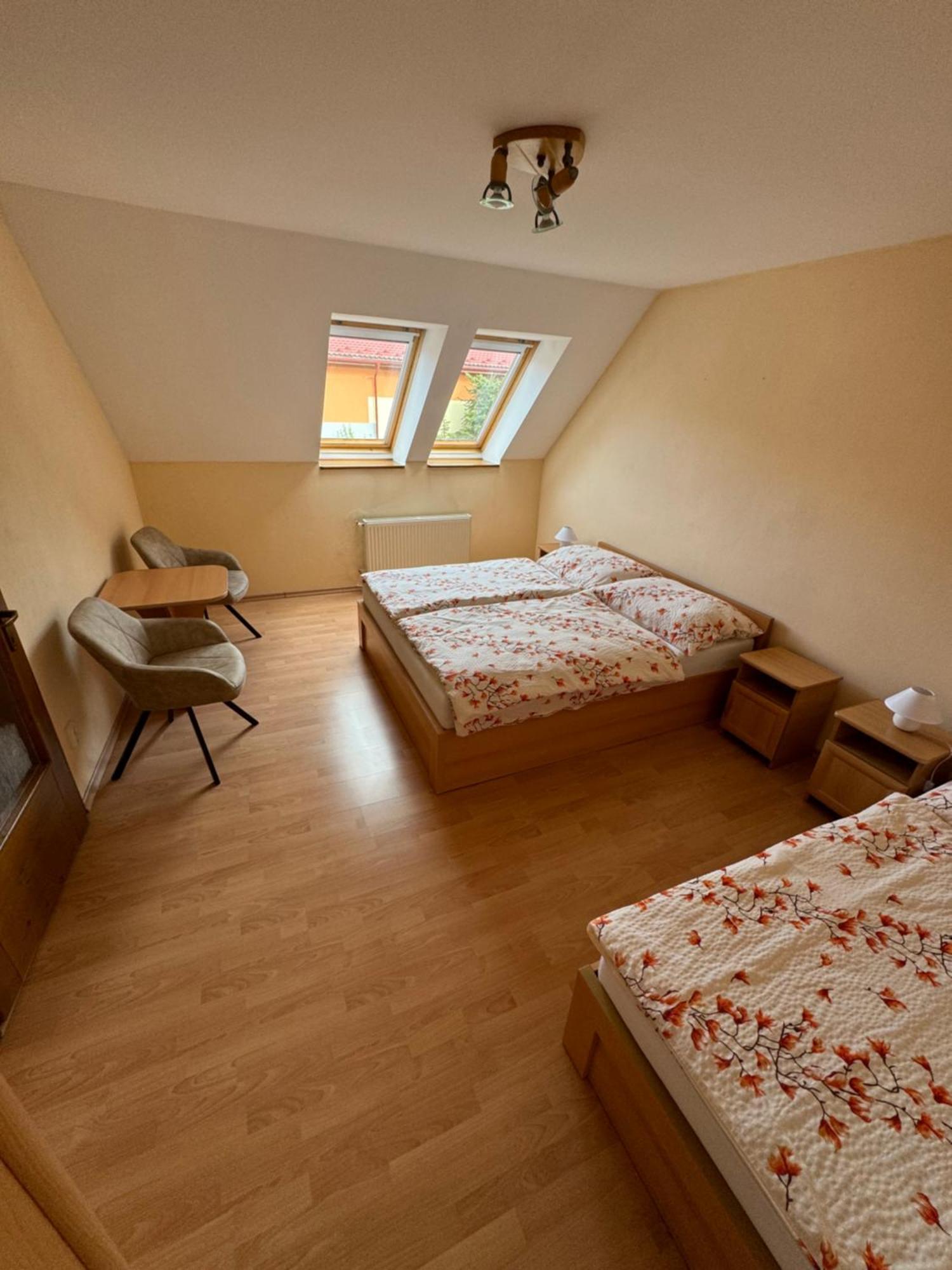 Appartement Lutra Montana à Relov Extérieur photo