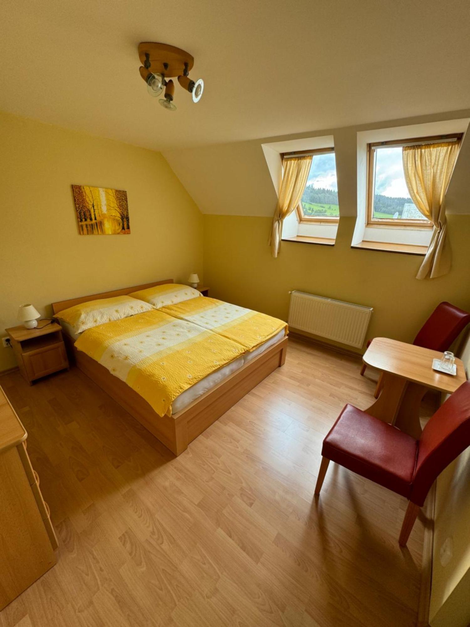 Appartement Lutra Montana à Relov Extérieur photo
